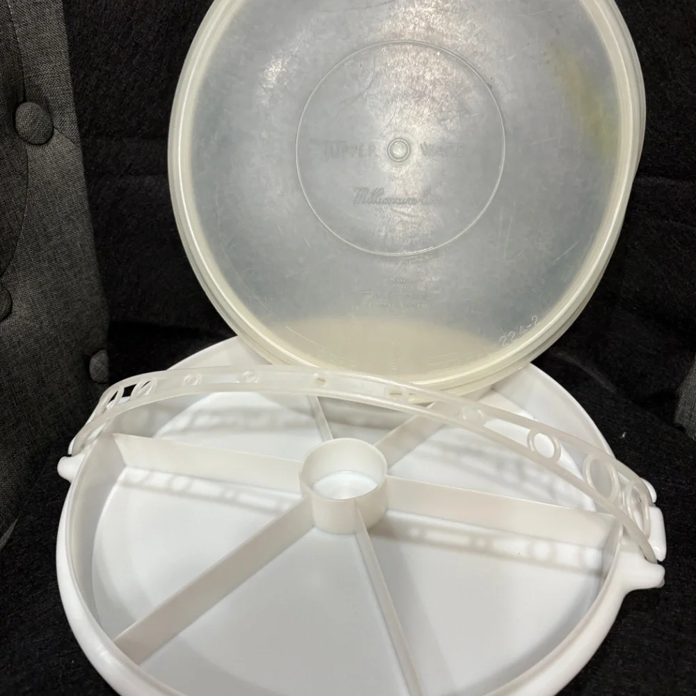 TUPPERWARE 6 Section Relish Veggie Tray #405 Clear Lid #224 & Carolier Handle